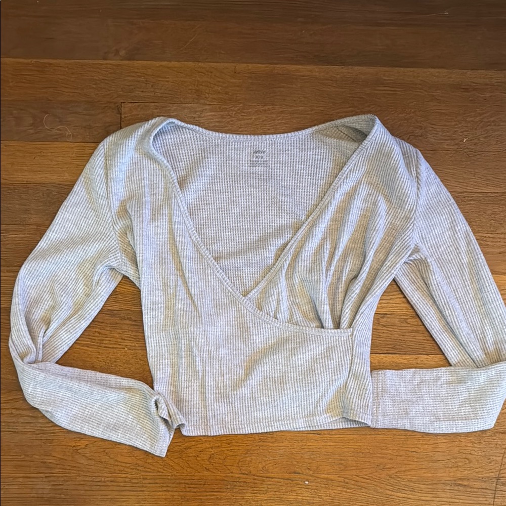 Aerie Gray Wrap Fitted 3/4 Sleeve Blouse